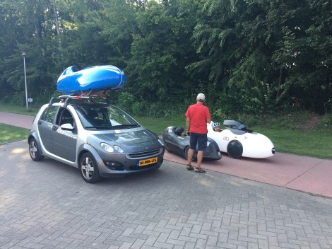 Nimbus 2000 voor het eerst op het dak van de auto