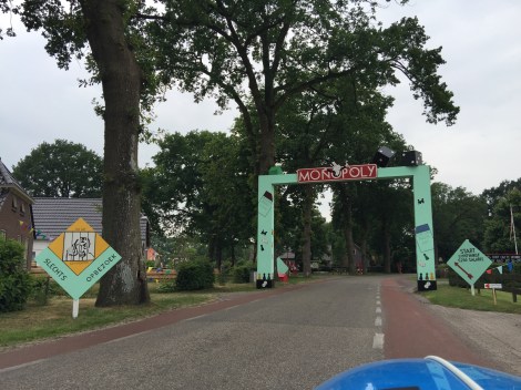 We kwamen door dit dorpje maar ontvingen geen 200 euro