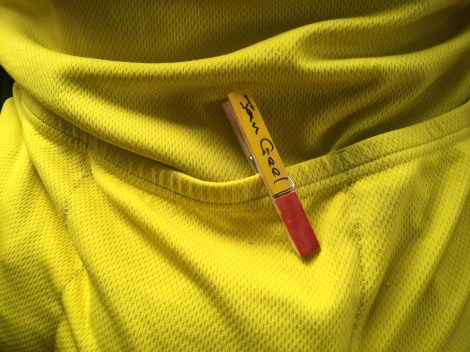 We kregen allemaal een knijper voor onze naam, een leuk idee