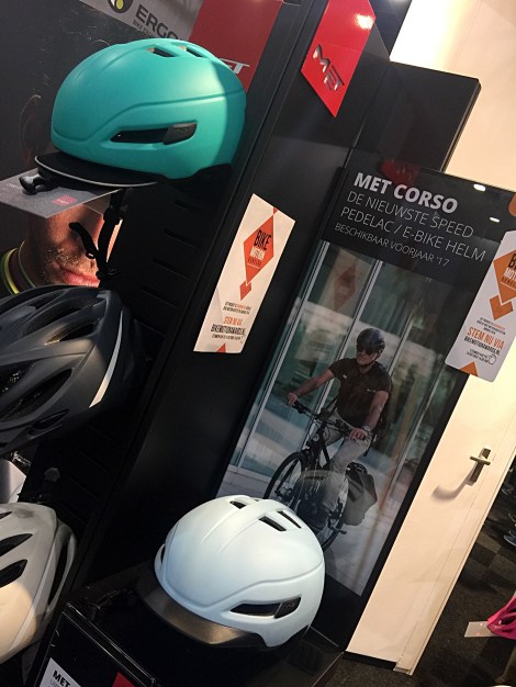 Deze helm is geschikt voor speed pedelacs, niet te verwarren met speed pedelecs.