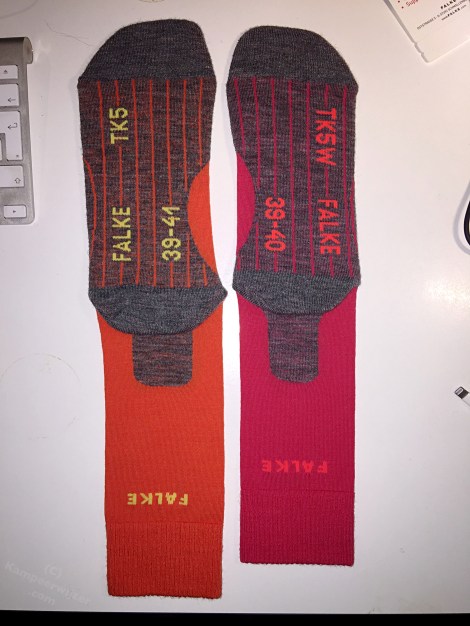 Links herenmaat 39-41, rechts damesmaag 39-40.